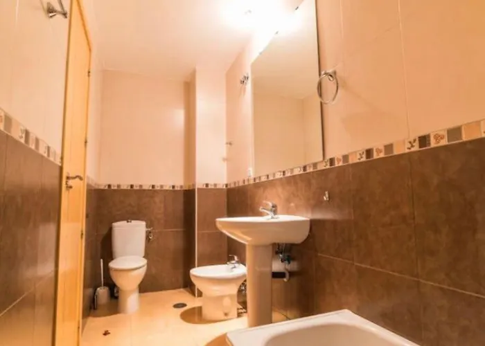 Calle Cuesta - Near *